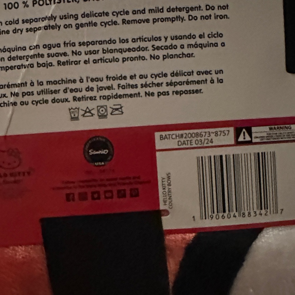 Hello Kitty Pink and Red Throw Blanket - Picture 3 of 3